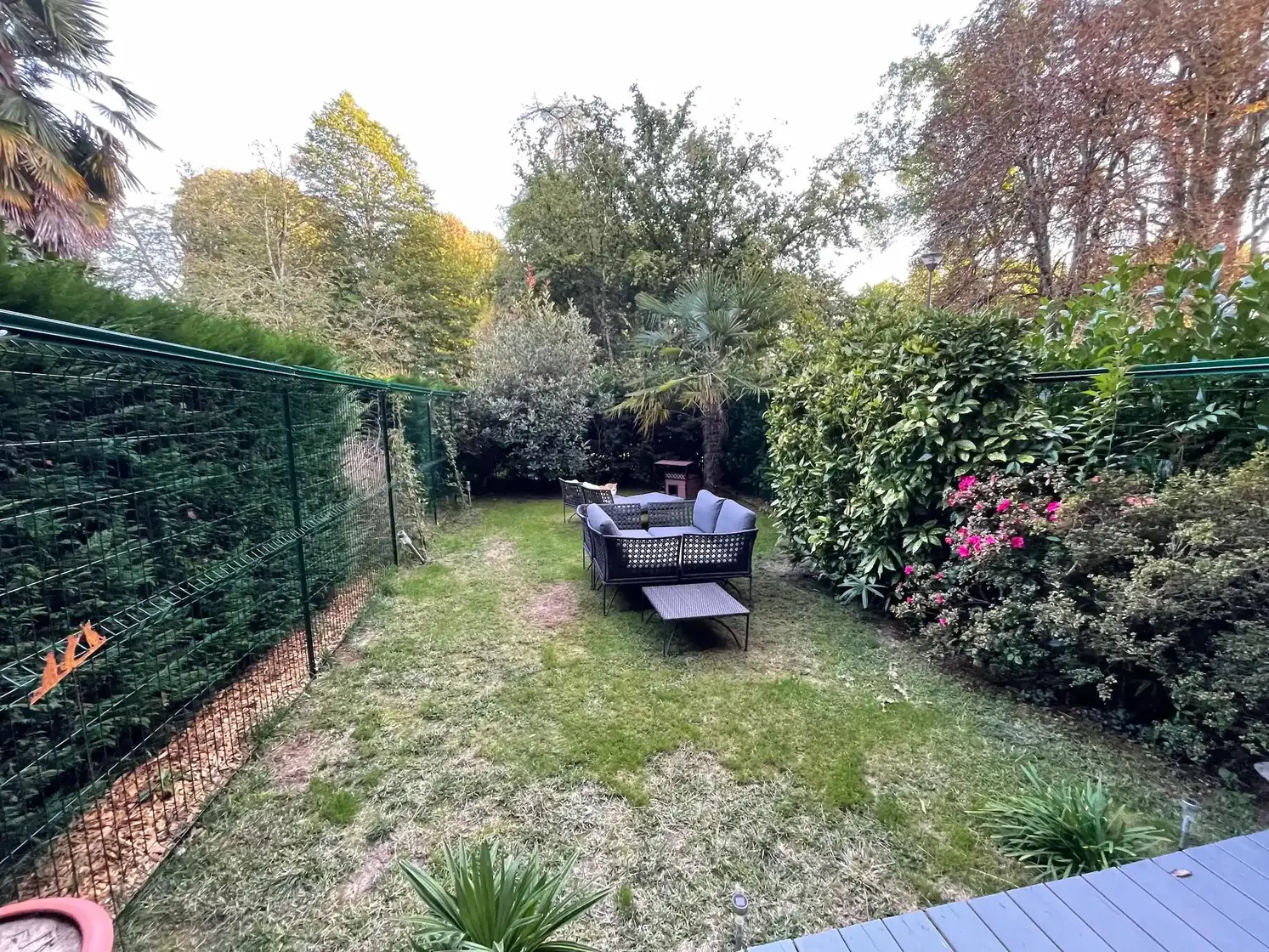 Rollercat installé dans un jardin